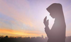 Tajikistan, negara mayoritas Muslim di Asia Tengah, telah mengejutkan dunia dengan mengesahkan undang-undang yang melarang pemakaian hijab.