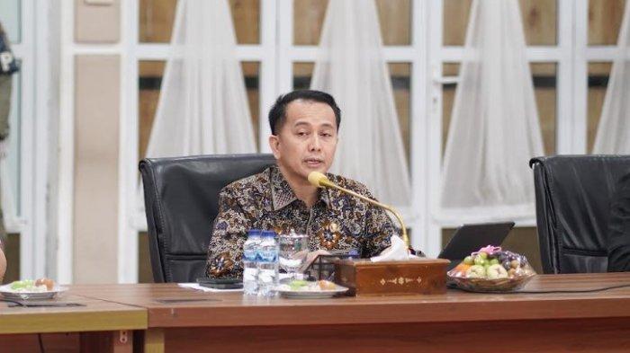 Penjabat (Pj) Gubernur Sumatera Utara, Agus Fatoni, mengambil langkah tegas untuk memastikan suksesnya penyelenggaraan Pekan Olahraga Nasional (PON) XXI Sumut – Aceh.