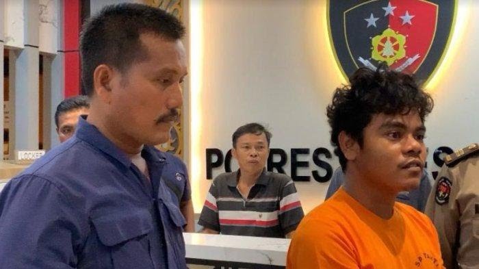 Efendi Syahputra alias Putra (30) berhasil ditangkap polisi setelah berhasil membobol belasan mesin ATM dengan modus menawarkan bantuan.
