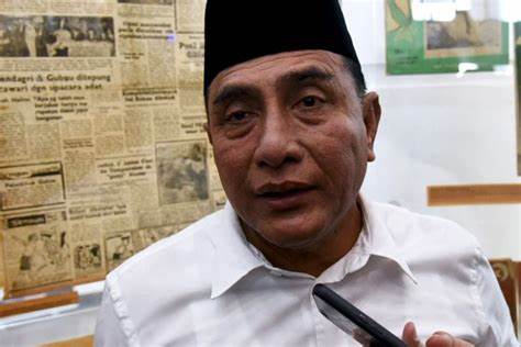 Edy mengungkapkan keprihatinannya dan berharap solusi terbaik bisa ditemukan untuk menjaga psikologi siswi tersebut.