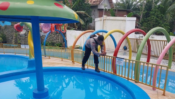 Bocah Tewas Tenggelam di Kolam Renang Musi Rawas Dimakamkan