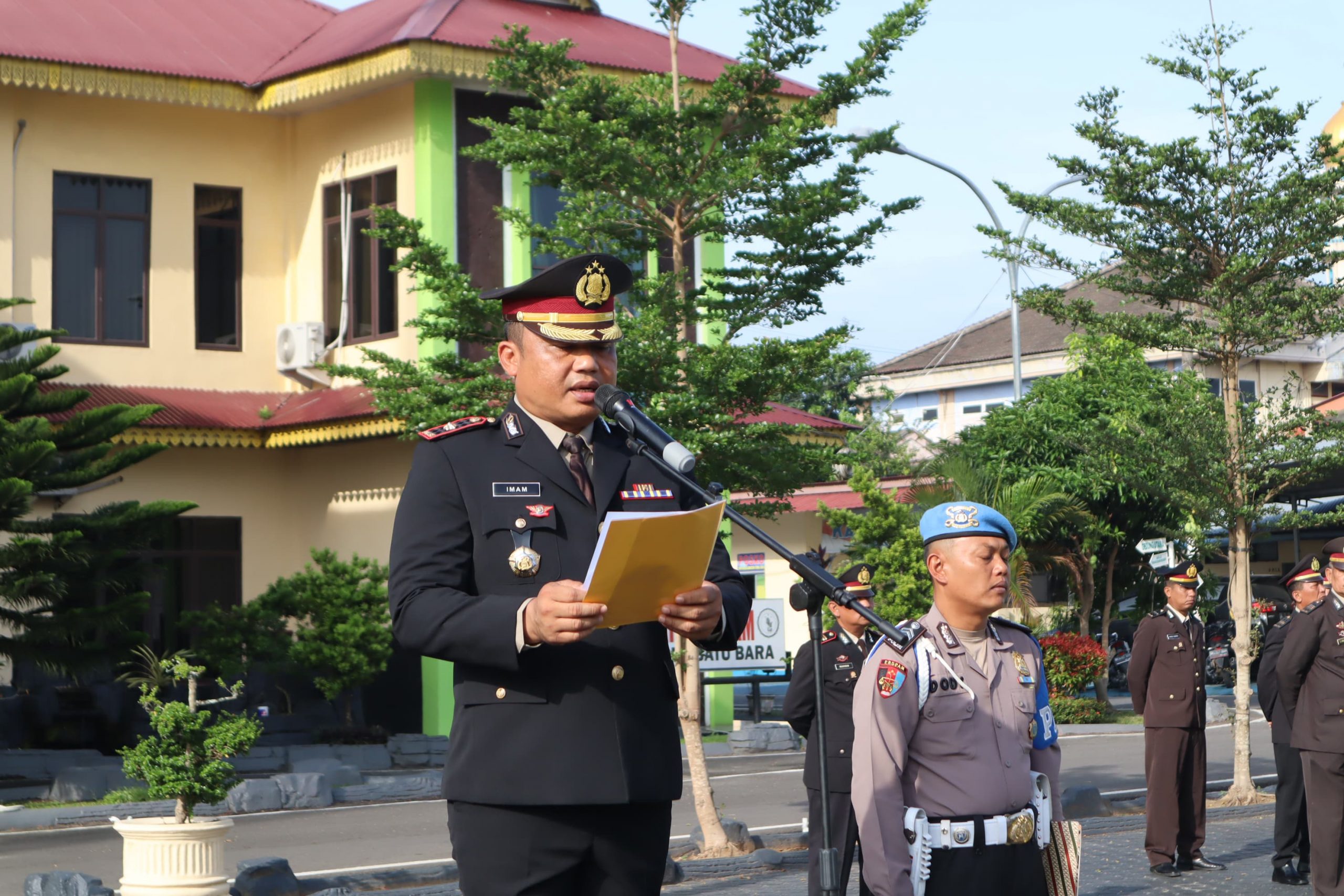 Wakapolres Batubara memimpin upacara hari Pancasila.(Istimewa)