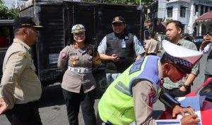 Kepolisian ketika menggelar razia.(Istimewa).