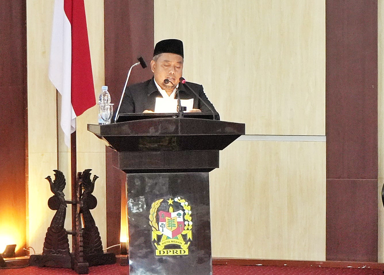 Anggota DPRD Medan dari Fraksi PKS Syaiful Ramadhan saat menyampaklikan pandangan umumnya di DPRD Medan. BP/erwan