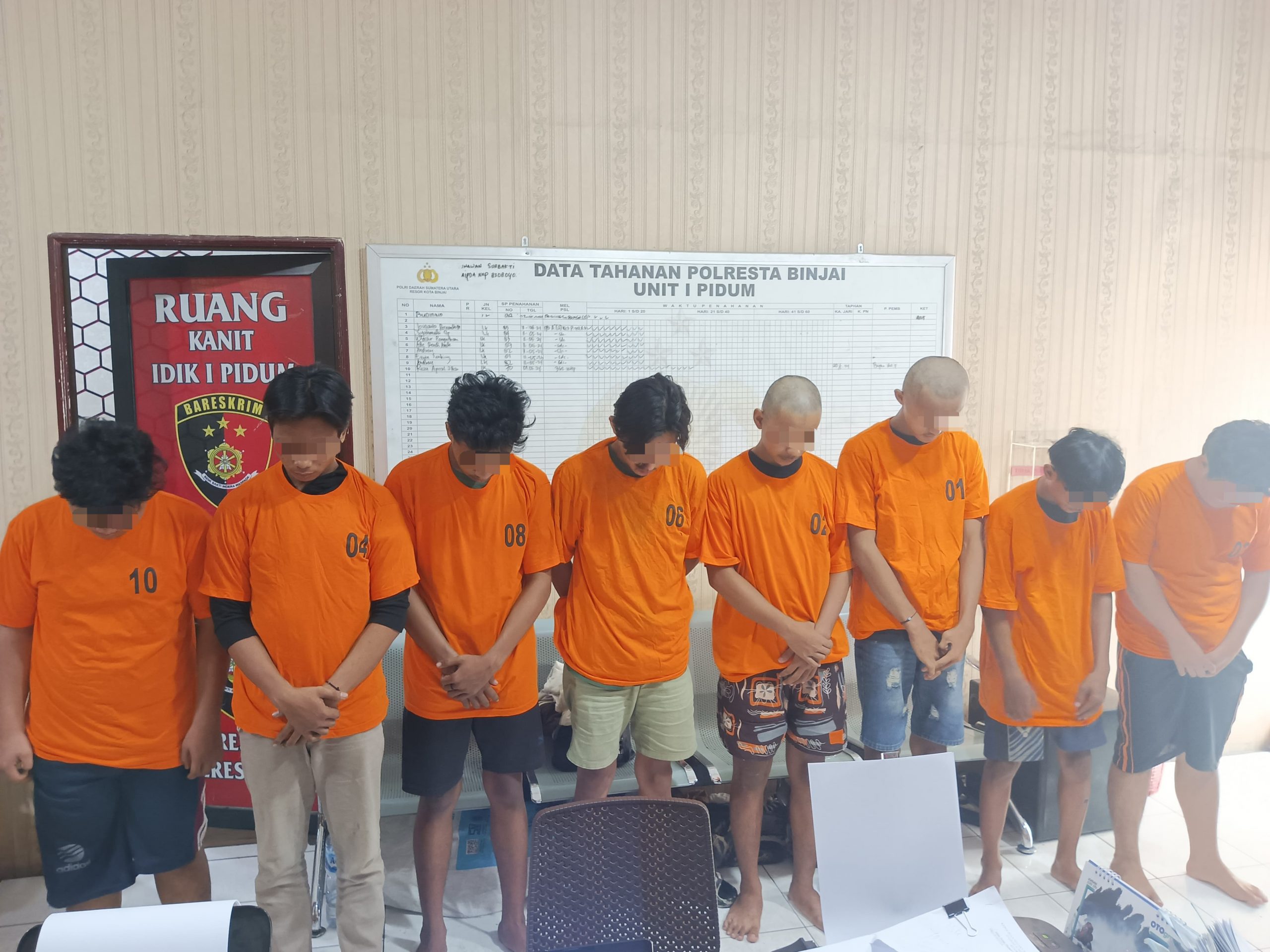 Pelaku yang diamankan petugas kepolisian.(Istimewa).