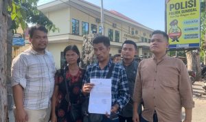 Tim kuasa hukum bersama orang tua korban.(Istimewa)