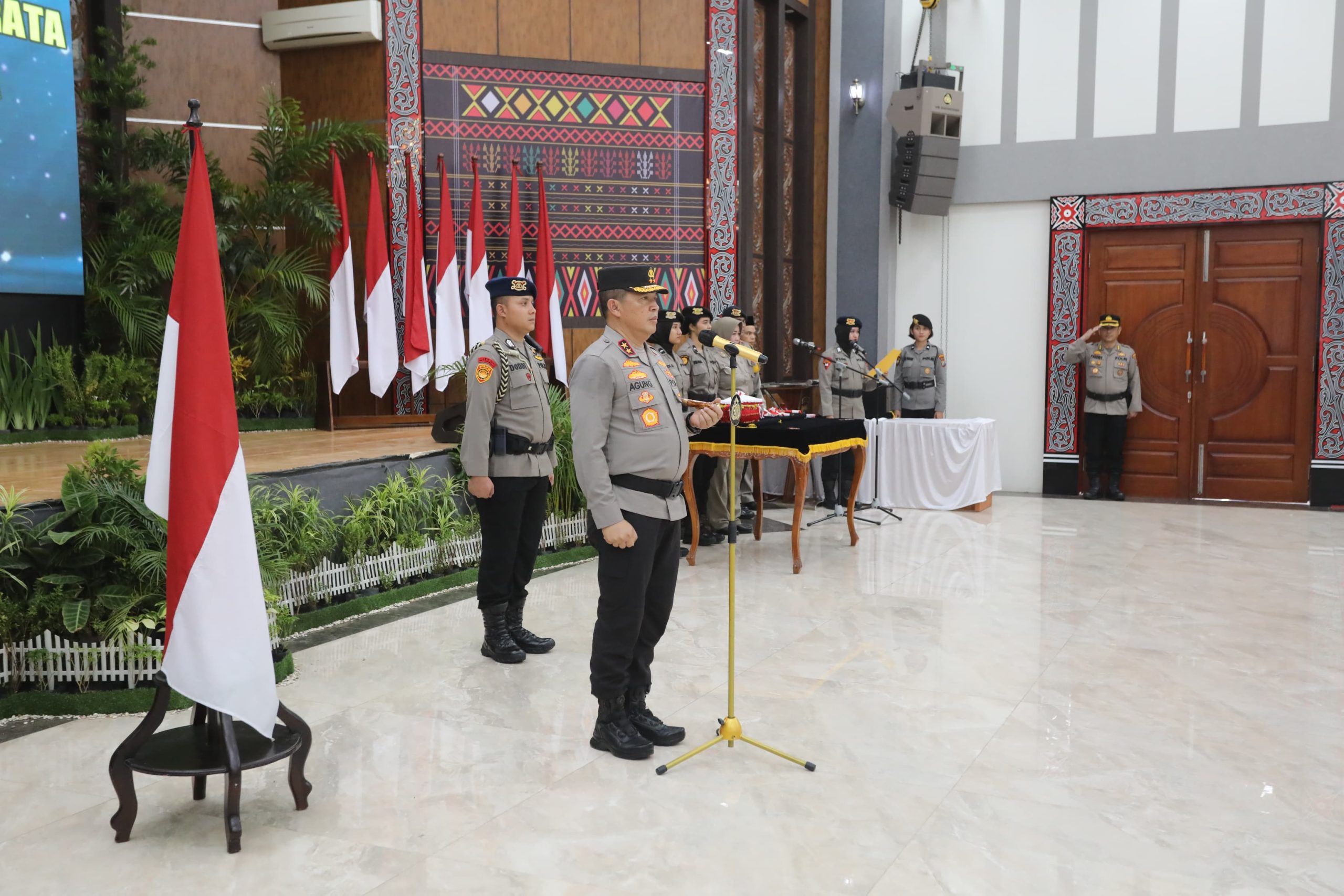 Kapolda Sumut memimpin kegiatan upacara.(Istimewa)