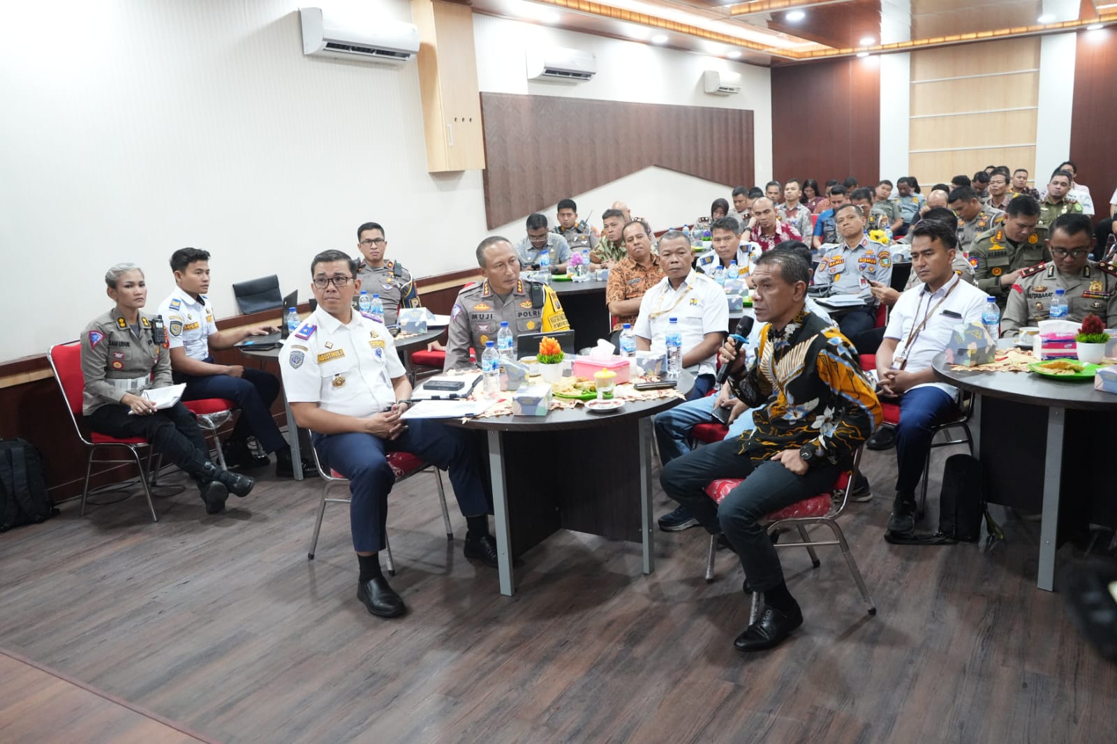 Rapat penataan lalu lintas di Dinas Perhubungan Kota Medan. BP/erwan