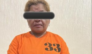 Pelaku ketika diamankan petugas kepolisian.(Istimewa).