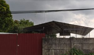 Bangunan yang diduga tidak memiliki PBG di Jalan Karya Kasih, Kecamatan Medan Johor. BP/erwan