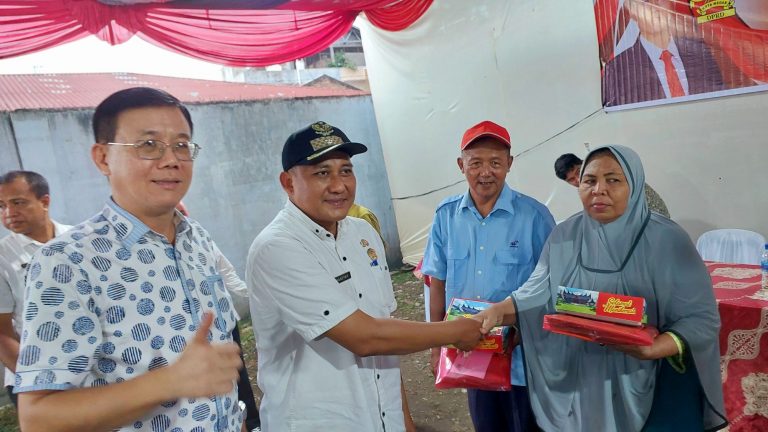 Ketua DPRD Medan Hasyim SE saat melakukan sosialisasi. BP/erwan