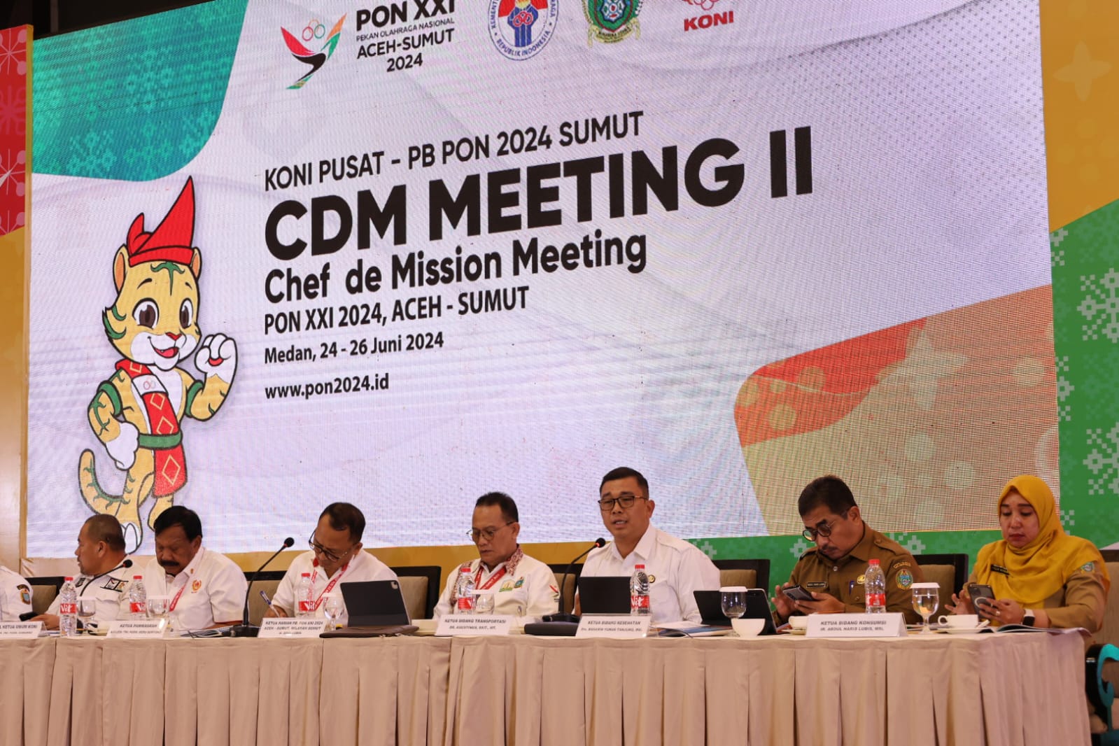 Kadis Perhubungan Sumut dalam agenda rapat.(Istimewa).
