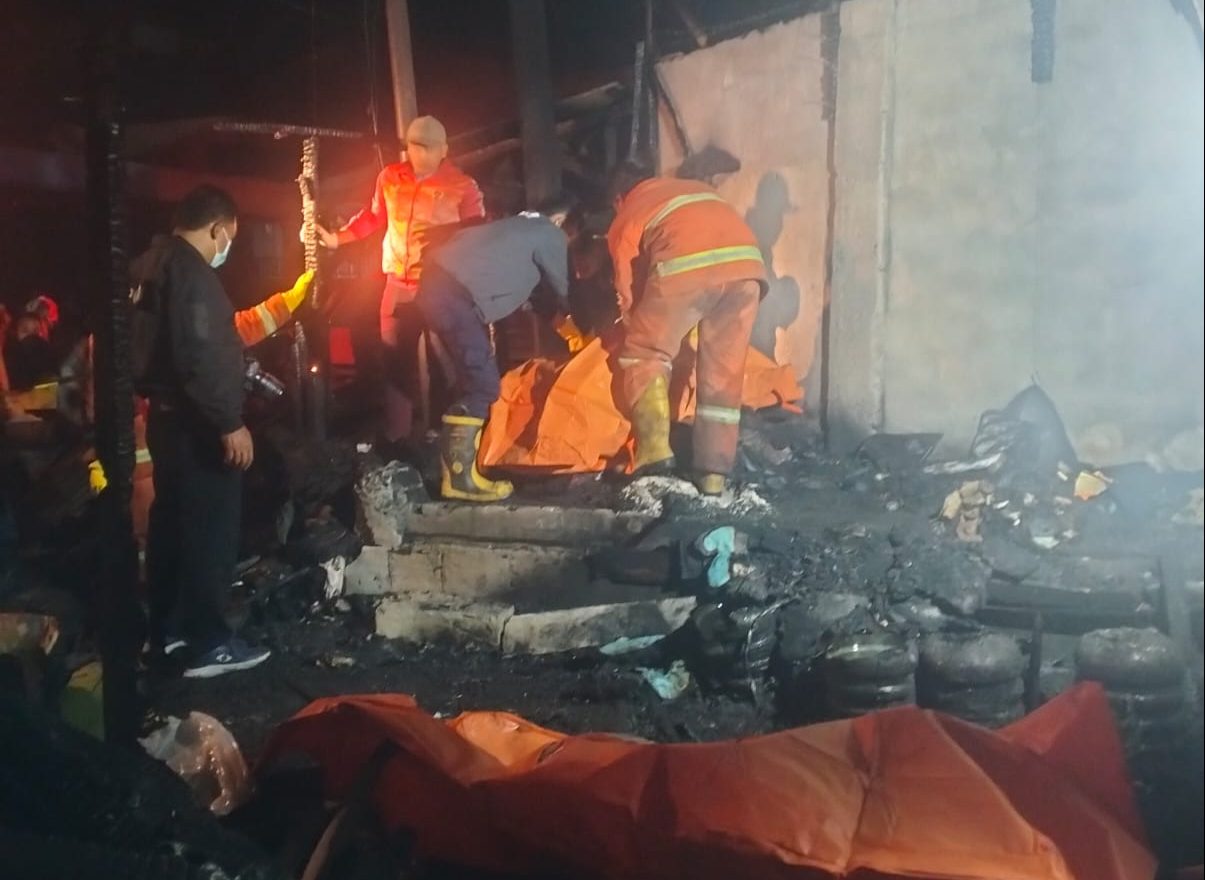 rumah wartawan terbakar dan empat orang meninggal dunia.(Istimewa).