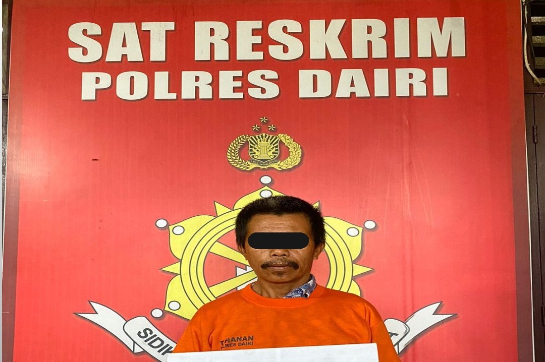 Pelaku ketika diamankan petugas kepolisian.(Istimewa).