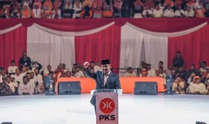 Bakal calon presiden dari Koalisi Perubahan dan Persatuan Anies Baswedan memberikan pidato politik saat menghadiri peringatan Milad Ke-21 Partai Keadilan Sejahtera (PKS) di Istora Senayan, Jakarta, Sabtu 20 Mei 2023. Partai Keadilan Sejahtera (PKS) menggelar puncak milad 21 tahun dengan tema "Semangat Perubahan untuk Persatuan".