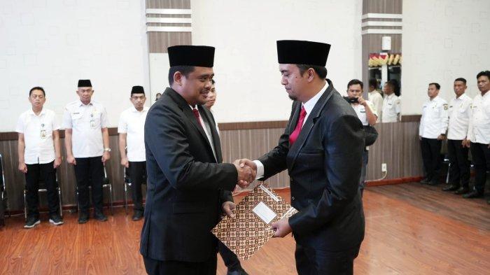 Foto: Walikota Medan Bobby Nasution melantik Ardian Surbakti sebagai Dirut PUD Pembangunan Medan (Dok. Pemkot Medan)