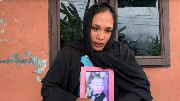 Orang tua Atarrazka Kenzi Hamizan korban malpraktek meninggal dunia saat menjalani operasi bibir sumbing.