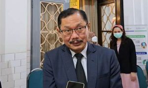 Prof. Dr. Dr. Budi Santoso.