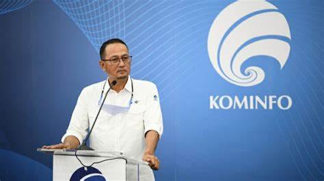 Direktur Jenderal Aplikasi Informatika (Aptika) Kominfo, Semuel A. Pangerapan, mengumumkan pengunduran dirinya.