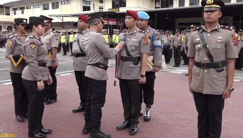 Tiga Pejabat Utama Polrestabes Medan (PJU), Kamis (4/7) siang menjalani proses serah terima jabatan.