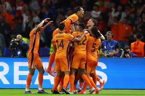 Timnas Belanda mencetak gol