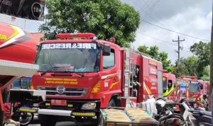 Kebakaran hebat melanda tujuh rumah penduduk di Jalan Bersama, Kelurahan Bantan, Medan Tembung, Senin (8/7).