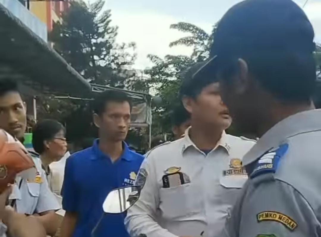 Program parkir berlangganan yang diterapkan oleh Pemerintah Kota Medan sejak 1 Juli 2024, membuat geger warga luar kota.