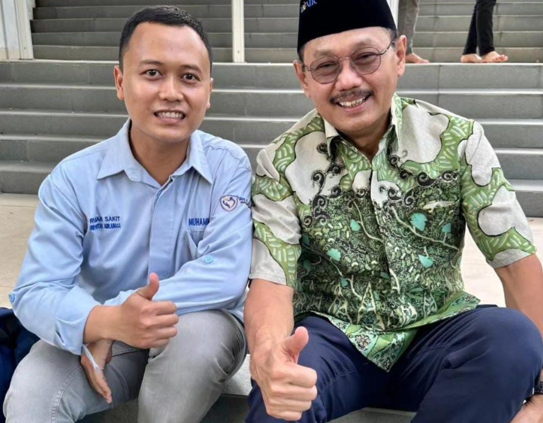 Universitas Airlangga (Unair) Surabaya. Rektor M Nasih kembali mengangkat Budi Santoso sebagai Dekan Fakultas Kedokteran (FK) setelah sebelumnya dicopot karena pernyataannya yang menolak kedatangan dokter asing ke Indonesia.