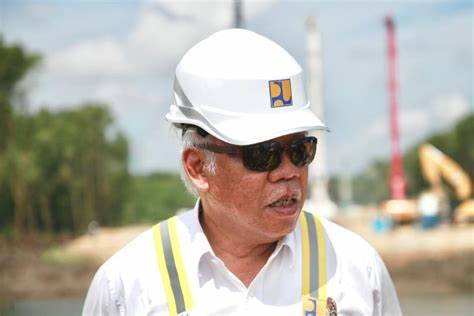 Menteri PUPR sekaligus Plt Kepala Otorita Ibu Kota Nusantara (IKN) Basuki Hadimuljono mengungkapkan bahwa Presiden Joko Widodo (Jokowi) berencana mengunjungi IKN pada akhir Juli 2024.
