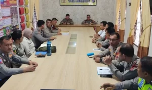 Jelang Pekan Olahraga Nasional (PON) 2024, Polres Simalungun giat mengikuti pelatihan pra operasi Patuh Toba 2024 yang dilaksanakan secara virtual pada Kamis, 11 Juli 2024.