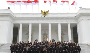 Presiden Joko Widodo (Jokowi) menyampaikan harapannya kepada para atlet Indonesia yang akan berlaga di Olimpiade Paris 2024 untuk mengibarkan bendera Merah Putih di ajang bergengsi tersebut.