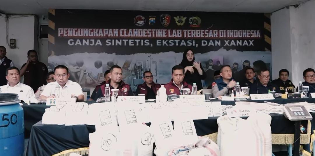 Pengungkapan laboratorium narkoba terbesar di Indonesia.