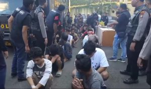Operasi penertiban terhadap kejahatan narkoba di Kampung Bahari, Jakarta Utara, mengungkap praktik baru yang mengejutkan.