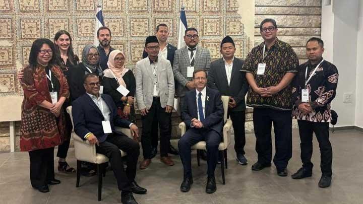kunjungan lima Nahdliyin ke Israel baru-baru ini mengguncang tanah air. Pertemuan mereka dengan Presiden Isaac Herzog.
