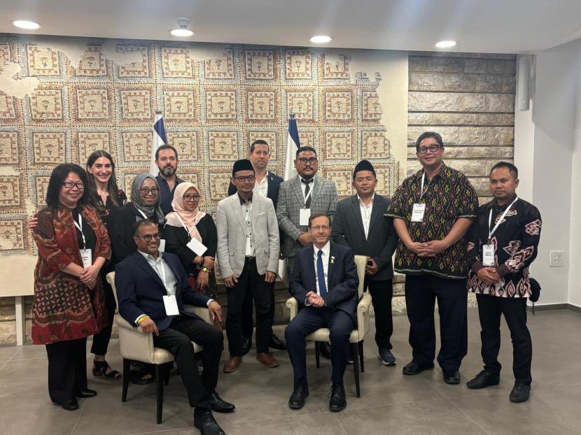 Kunjungan lima Nahdliyin ke Israel dan pertemuan mereka dengan Presiden Isaac Herzog.