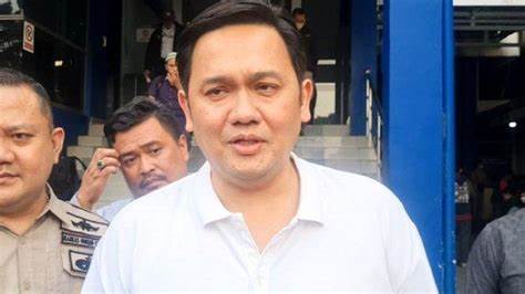 Farhat juga menyoroti kasus Vina Cirebon yang diklaimnya telah menzalimi banyak pihak, termasuk Pegi Setiawan.