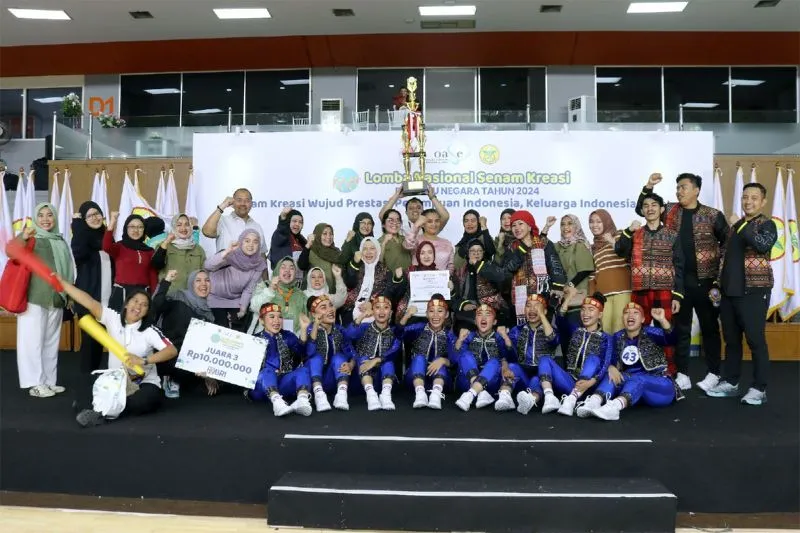 Tim Senam Kreasi Sumatera Utara telah mengukir prestasi gemilang dengan meraih juara ketiga dalam kompetisi bergengsi Piala Ibu Negara 2024 di Jakarta.
