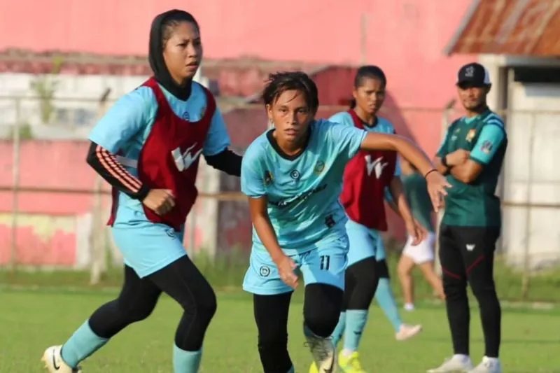 Tim sepak bola putri Sumatera Utara (Sumut) menciptakan gebrakan dengan melakoni uji coba seru ke Yogyakarta sebagai bagian dari persiapan menghadapi Pekan Olahraga Nasional (PON) XXI/2024.