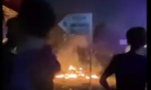 Dua kelompok mahasiswa di Medan, Sumatera Utara, terlibat tawuran hebat yang berakhir dengan pembakaran dua sepeda motor dan perusakan lima lainnya.