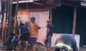 Pencurian kabel yang dilakukan segerombolan orang di Jalan Sentosa Lama, Medan.