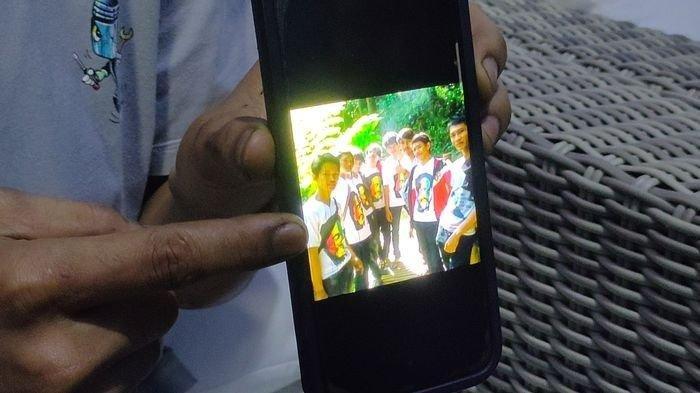 Foto-foto lama yang baru ditemukan menjadi bukti kuat hubungan dekat mereka sejak kecil.