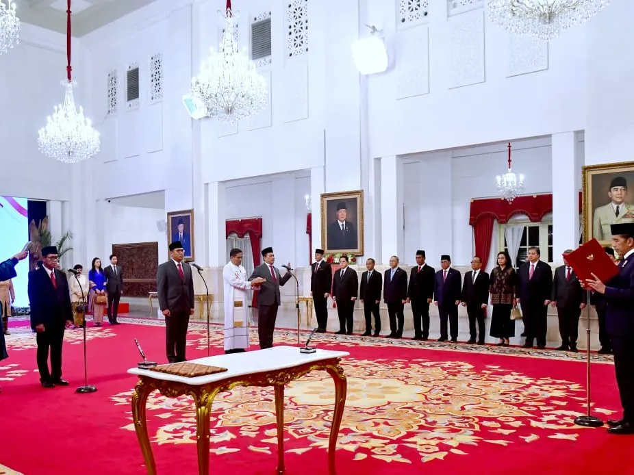 Presiden Joko Widodo (Jokowi) mengangkat tiga wakil menteri (wamen) baru menjelang akhir masa jabatannya menuai sorotan.