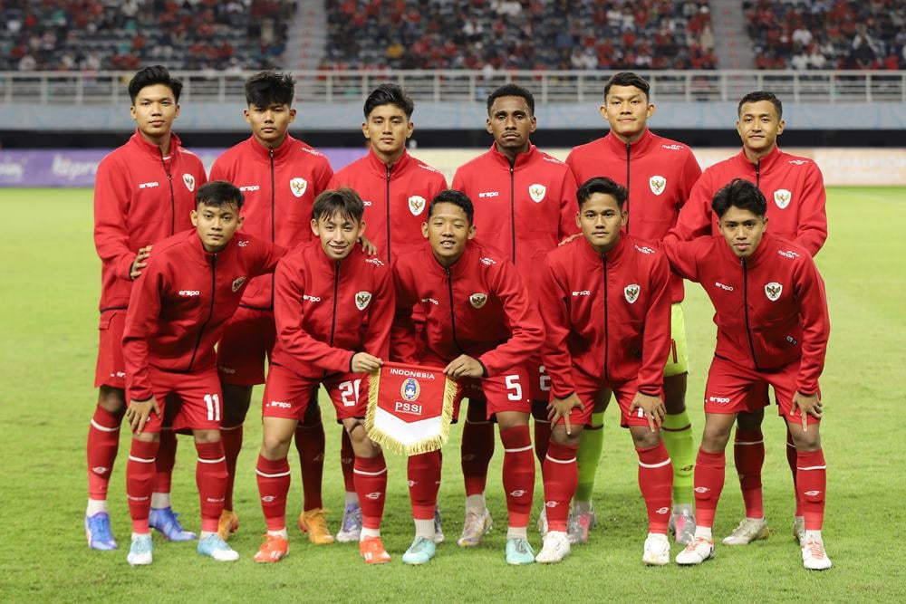 Timnas U-19 Indonesia berhasil mengukir kemenangan gemilang melawan Kamboja dalam laga kedua Grup A Piala AFF U-19 2024 di Stadion Gelora Bung Tomo (GBT) Surabaya, Sabtu malam.