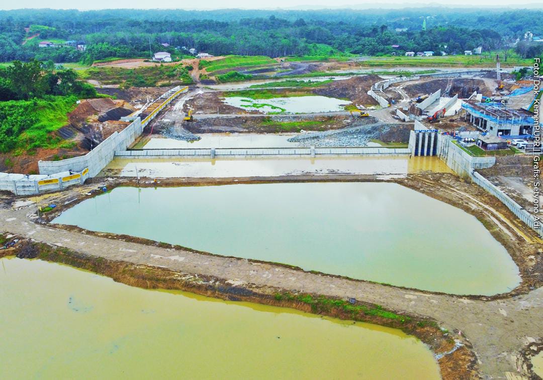 Proyek pembangunan Infrastruktur Ibu Kota Nusantara (IKN) di Kalimantan Timur mencatat pencapaian penting dengan mulai mengalirnya pasokan air bersih.