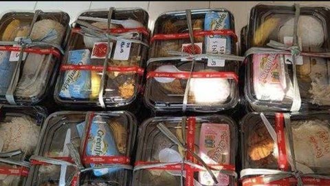 makan siang bergizi gratis di SD Negeri 2 dan 3 Sentul, (detik.com)