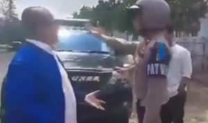Rafidin, anggota DPRD Bima, cekcok dengan polisi saat ditilang.