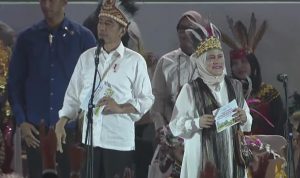 Jokowi bersama Ibu Negara Iriana Joko Widodo memantau langsung upaya yang dilakukan di wilayah Papua.