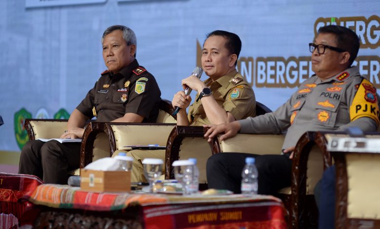Pemerintah Provinsi Sumatera Utara (Sumut) mencanangkan berbagai gerakan serentak untuk mempercepat pembangunan.