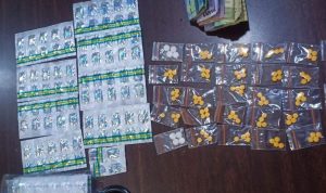 obat keras yang disamarkan sebagai toko kosmetik.