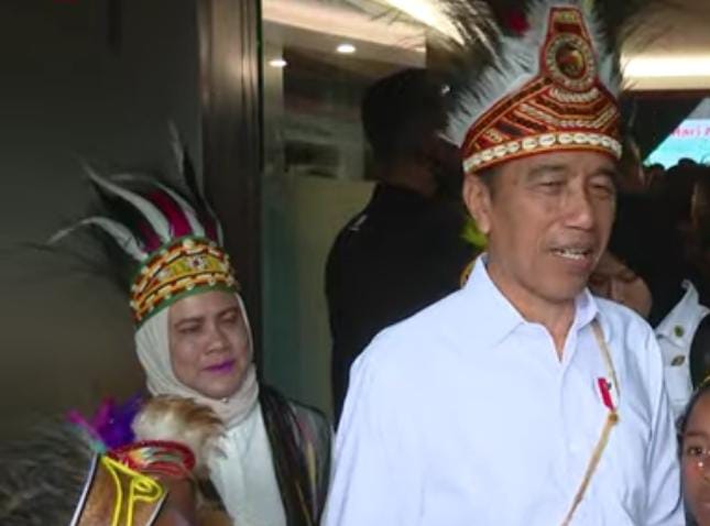 Presiden Joko Widodo (Jokowi) dan Ibu Negara Iriana saat berada di Jayapura.